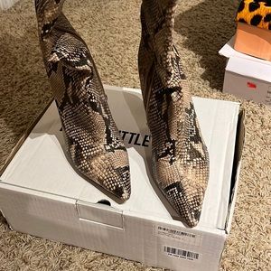 Pretty Little Thing Size 8 Thigh High Boots